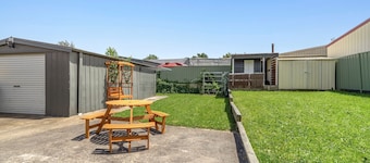 Goulburn Stay with Garden Views & Comfort