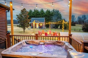 Terrace/patio - Grand Skyline Views, Hot Tub, Pickleball, Firepit (Luray)