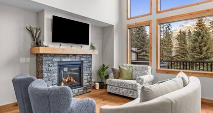 Luxury Modern Mountain Lodge in Spring Creek, Canmore