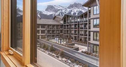 Luxury Modern Mountain Lodge in Spring Creek, Canmore