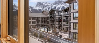 Luxury Modern Mountain Lodge in Spring Creek, Canmore