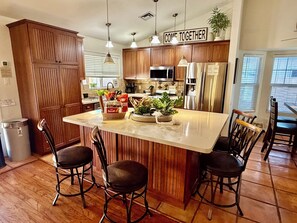 Private kitchen - Peaceful 4 bed/2 bath home in North Peoria.  Heated pool/hot tub-NO extra charge (Peoria)