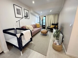 Living area - Heart of Cascais | Cozy 2BR | Steps from Beach (Cascais)