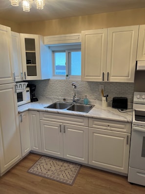 Private kitchen - Make yourself at home ♡ (Thunder Bay)