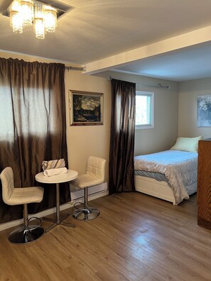 WiFi, bed sheets - Make yourself at home ♡ (Thunder Bay)