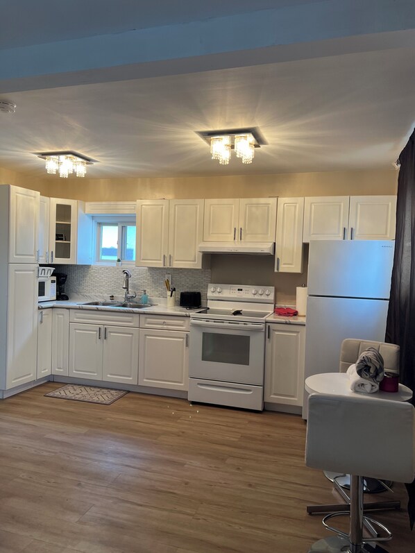 Private kitchen - Make yourself at home ♡ (Thunder Bay)