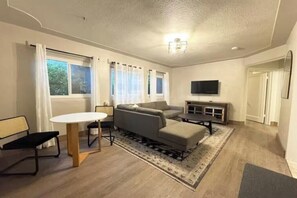 Smart TV - Charming Yosemite Basecamp + Walk to Downtown (Mariposa)