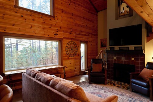 Secluded, Modern Cabin near Hot Springs Village, Oaklawn, HSParks, Lakes, Trails