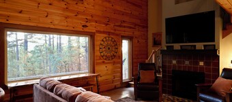 Secluded Mountain Cabin near Scenic Lakes & Trails