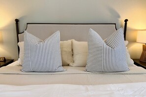 3 chambres, fer et planche à repasser, Wi-Fi, draps fournis