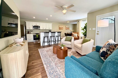 Mimosa Stay Cottage - Thomasville Close to all the Charm