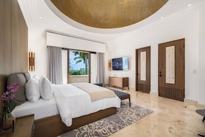 Iron/ironing board, Internet, bed sheets - The Luxurious Beach Front Villa Marrakech (Tamarindo)