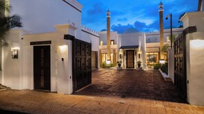 Exterior - The Luxurious Beach Front Villa Marrakech (Tamarindo)