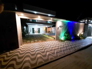 Property grounds - 3 minutes from Taperapuan Beach, Porto Seguro. 5/4 best beach huts. Axé Mói, Tô Atôa (Porto Seguro)