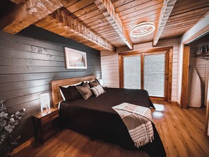 2 bedrooms, iron/ironing board, free WiFi, bed sheets - NEWLY Remodeled! The Forest Nook! Cozy 2 BR Cabin w/Hot Tub, Fire Table & FP (Sevierville)