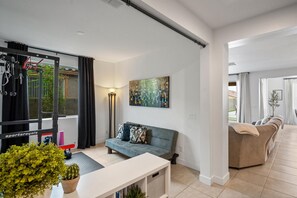 Interior - Spacious 4BR Near Luke AFB, State Farm Stadium & LA Dodgers (Glendale)