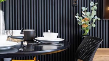 Condo, 1 Bedroom, Accessible, Balcony | Dining room