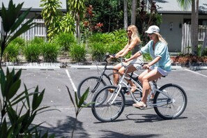 Property grounds - Bayshore Bungalow 9 - Oceanstays (Byron Bay)