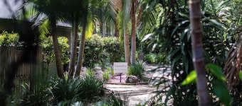 Bayshore Bungalow 13 - Oceanstays