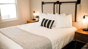 办公桌、熨斗/熨衣板、免费 WiFi、床单