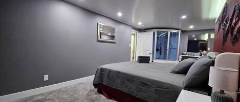 Silitysrauta/-lauta, Wi-Fi, vuodevaatteet