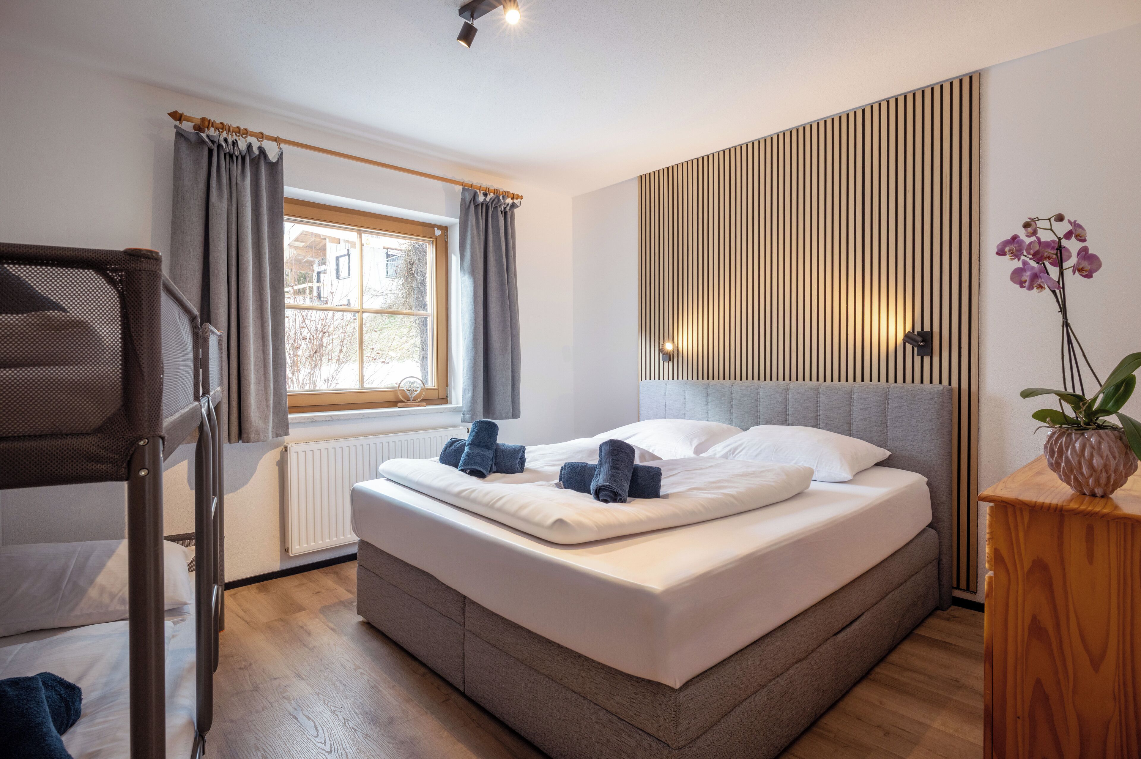 4 bedrooms, iron/ironing board, free WiFi, bed sheets