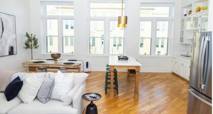 GOOD HABIT Spacious 4-bedroom loft apartment on the square in Springfield, TN