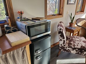 Interior - Just Off the Beaten Path (Rocheport)