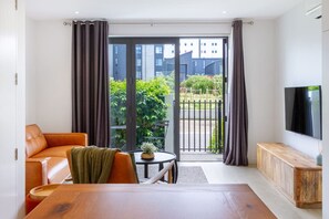 TV - Polished Urban Stay Near Christchurch’s Best Spots (Christchurch)