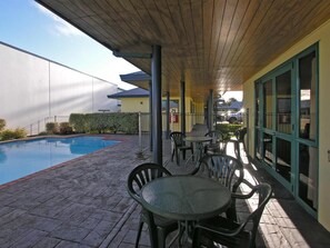 Seasonal outdoor pool - Discovery Motor Lodge (Masterton)