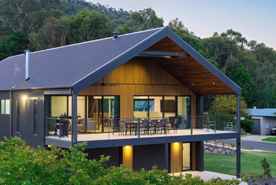 Fiddle View | Alfresco Dining with Mountain Views