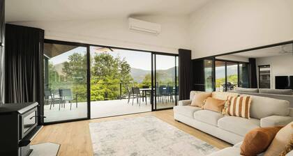 Fiddle View | Alfresco Dining with Mountain Views