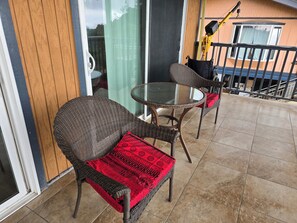 Terrace/patio - Oceanview 2-bedroom apartment in Kealakekua Kona (Kealakekua)