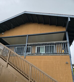 Exterior detail - Oceanview 2-bedroom apartment in Kealakekua Kona (Kealakekua)