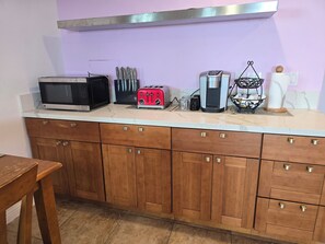 Private kitchen - Oceanview 2-bedroom apartment in Kealakekua Kona (Kealakekua)