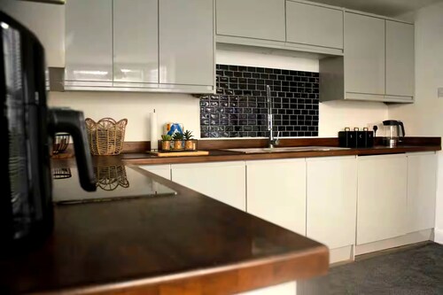 Families / Contractors /Monthly stays / Parking