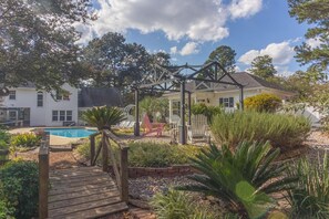 حمّام سباحة خارجي