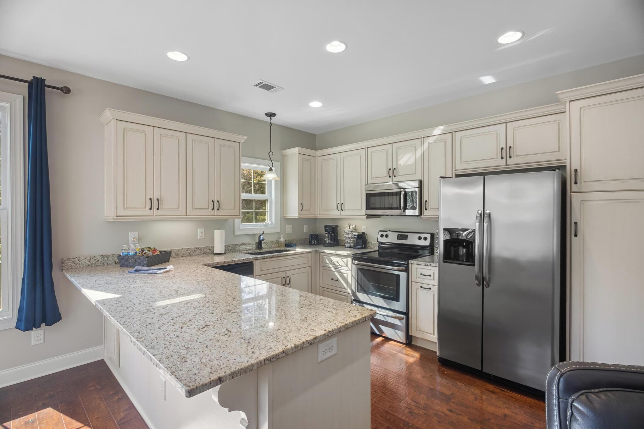 冰箱、微波炉、烤箱、炉灶