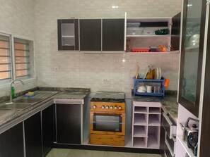 電子レンジ、オーブン、コンロ