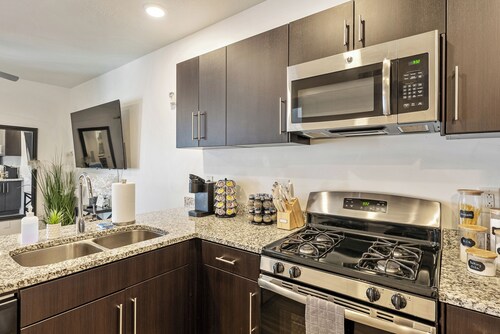 Cozy KING BED Loft Apt/GYM/Garage/W/D/WIFI