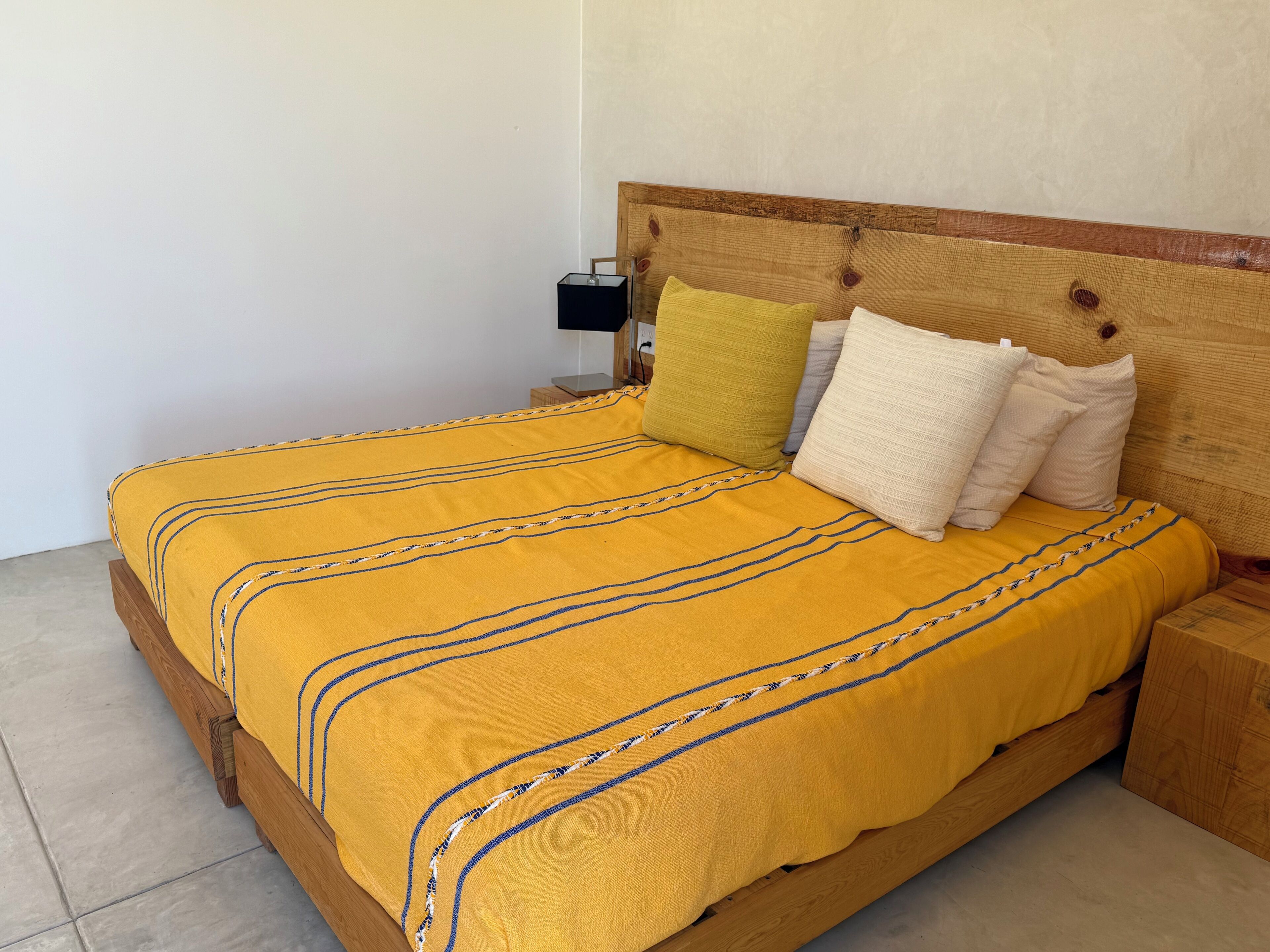 إستديو بانوراما - بمنظر للمحيط | ملاءات للفراش لا تسبب الحساسية ومساحة عمل للكمبيوتر المحمول وستائر تعتيم