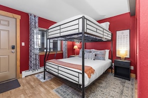 3 chambres, bureau, fer et planche à repasser, Wi-Fi gratuit