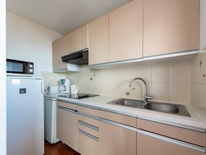 Frigorifero, forno, pentole/stoviglie/utensili