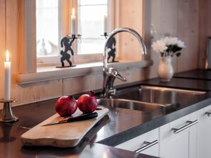 冰箱、微波炉、烤箱、厨具/餐�具