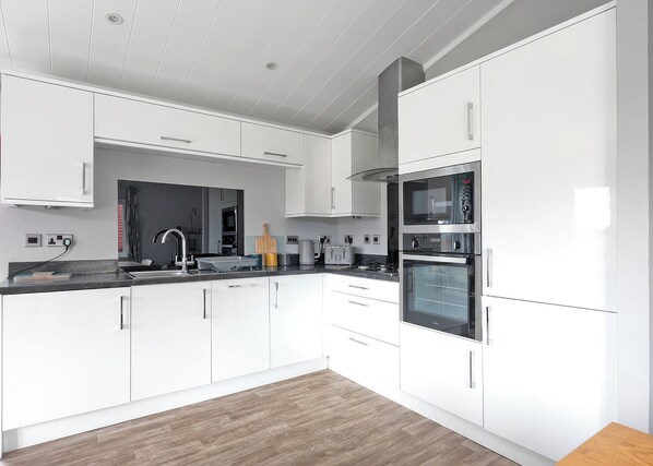 Fridge, oven, stovetop, dishwasher - 2 bedroom accommodation in Old Langho, Ribble Valley (Old Langho, Ribble Valley)