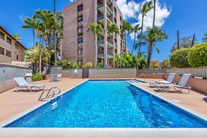 Pool - Bright stylish living by the Seaside (Kahana)