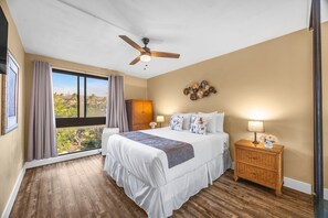 2 bedrooms, iron/ironing board, free WiFi, bed sheets - Bright stylish living by the Seaside (Kahana)