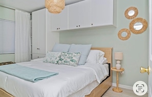 1 bedroom, travel cot, free WiFi, bed sheets - Oceanfront Getaway with Stunning Views , Pool, & Easy Beach Access (North Myrtle Beach)