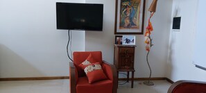 Interior - Splendid house, very bright, 3 bedrooms, 3 bathrooms, kitchen, barbecue. Courtyard (Chascomús)