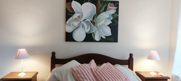 WiFi, bed sheets